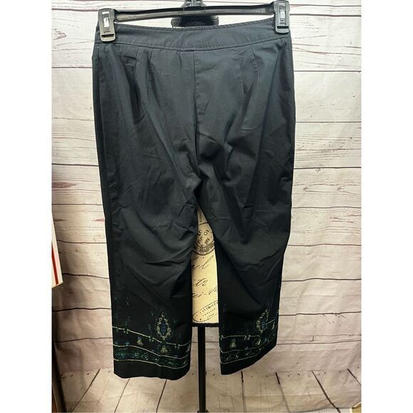 Worthington Petite Stretch Black Capri Pants w/ Embroidered Hem Size 6P - Picture 2 of 4